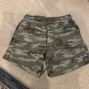 Women’s  Camo Elastic-Waist Shorts - Olive Green